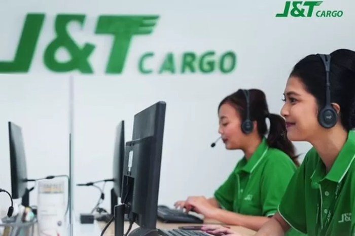 Memahami Biaya Tambahan Yang Mungkin Dikenakan J&T Cargo